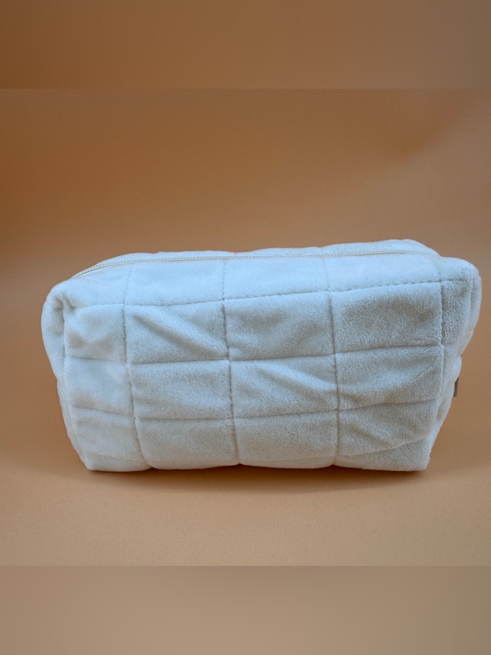 Wild Fable Target Quilted Bow Makeup Bag White - Picture 3 of 13